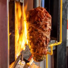 Trompo de tacos al pastor Toluca.JPG
